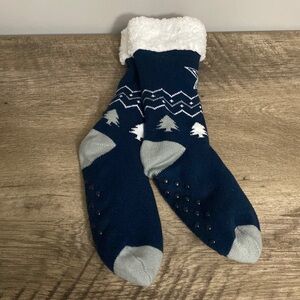 DALLAS Cowboys New! Foco footy slipper socks non skid size W 6-10 M 5-9